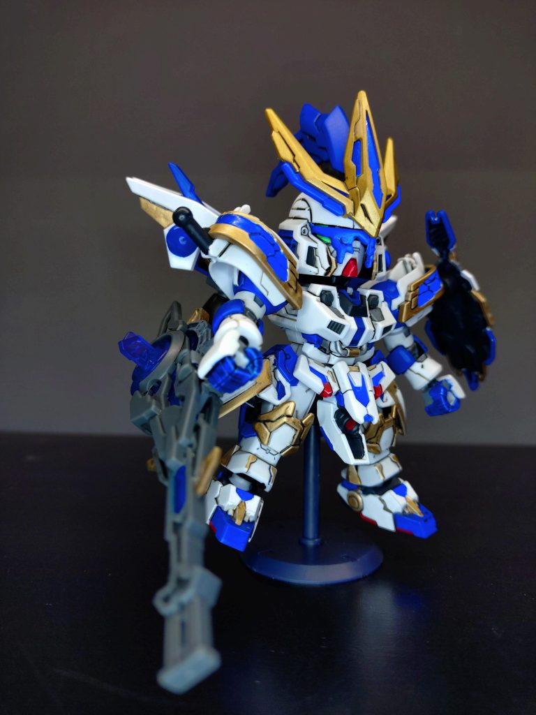 プリベンターウインドモード(笑)キットのマスクを削り込んでいます。折れないかドキドキでした。