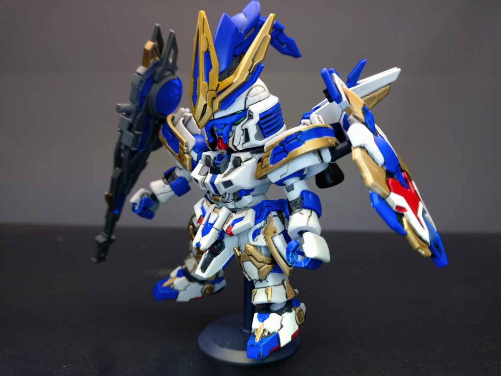 シールドはちょっとカラフル過ぎたかと反省。ドーバーガンの先端の空白にはランナーのクリア部分をカットして入れてあります。