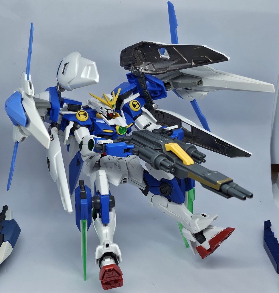 ラストシューティングポーズで、ライザーバスター極太のバスターライフルを照射します。