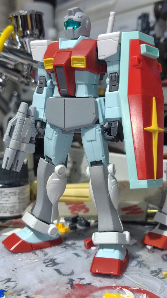 白いのはガンダムかな…？