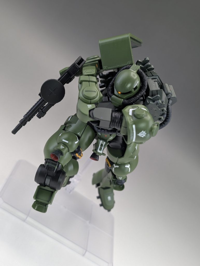 可動が確保されてるので、タックルのスタイルも決まってます