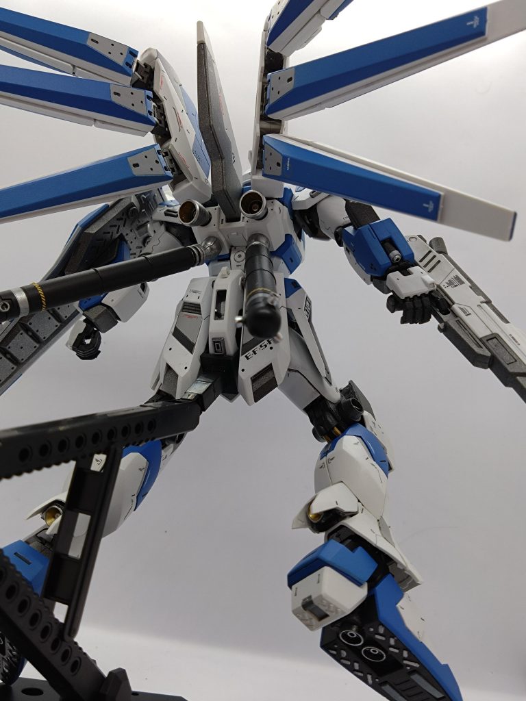 バックショットも載せときます。いつもコメントやイイネ有難うございます!今回は撮影を含め、不完全燃焼です。あちこち破損していたので、補修で力尽きました、、、(笑)