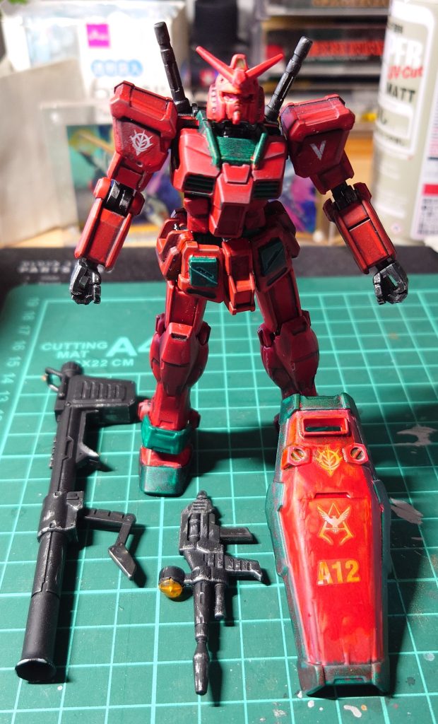 へへへッ…ガンダムをジオン国章とシャアカラーで染め上げてやりましたぜ! かつてない達成感と背徳感を感じてます…