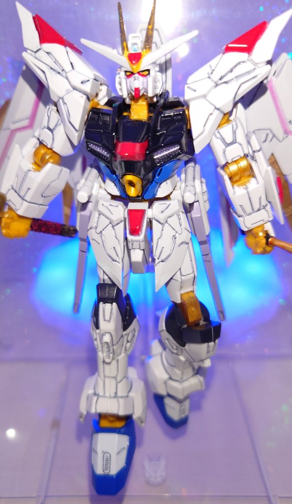 本体はスミ入れ・光沢ﾄｯﾌﾟｺｰﾄのみ　完成度が高いので、下手にいじるのが恐いですね　