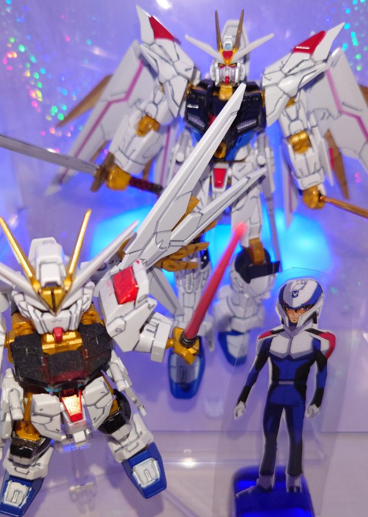モビリティジョイントガンダムのマイフリと記念撮影　あとSDクロスシルエットとHGのマイフリがあります　ゆっくり楽しみたいですね