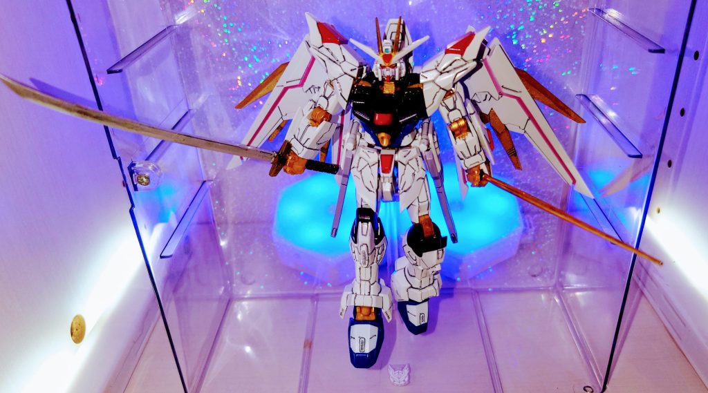 箱絵に寄せました　ビームサーベルは宇宙世紀ガンダムから借りました 