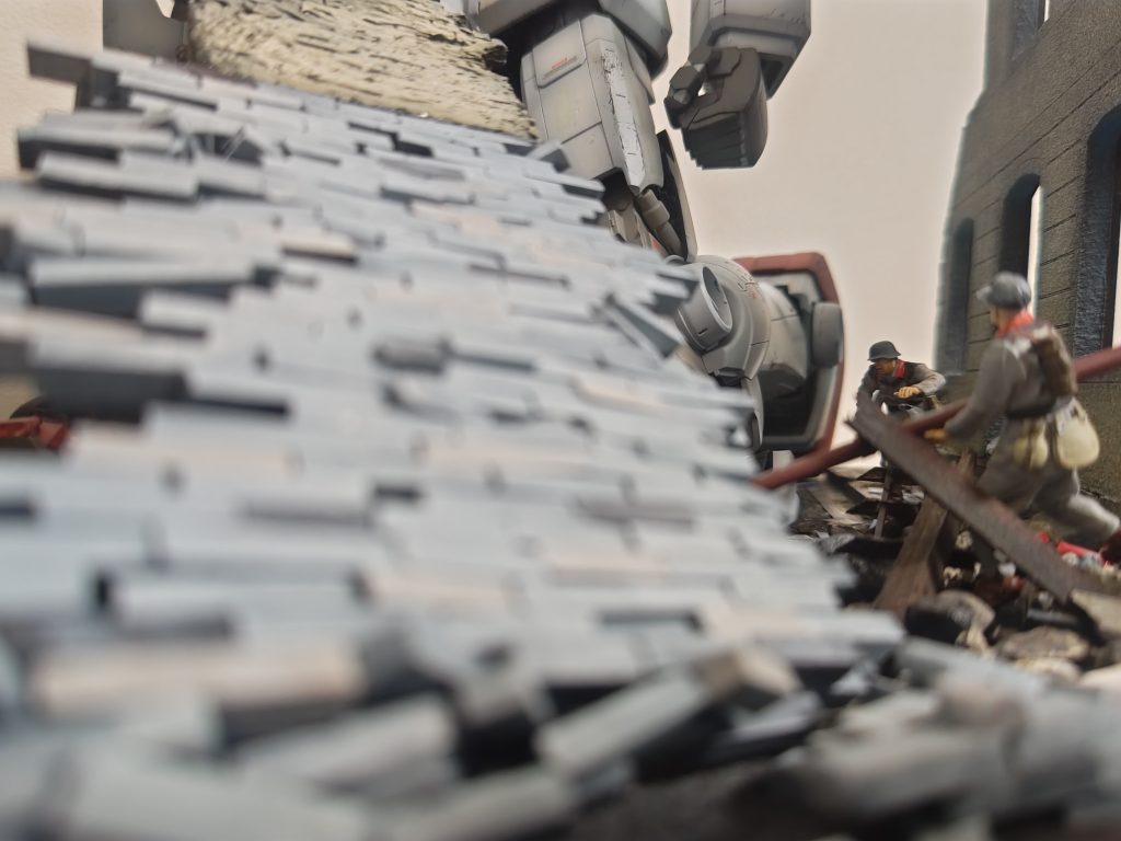 石壁はプラ平棒からちまちま作りました