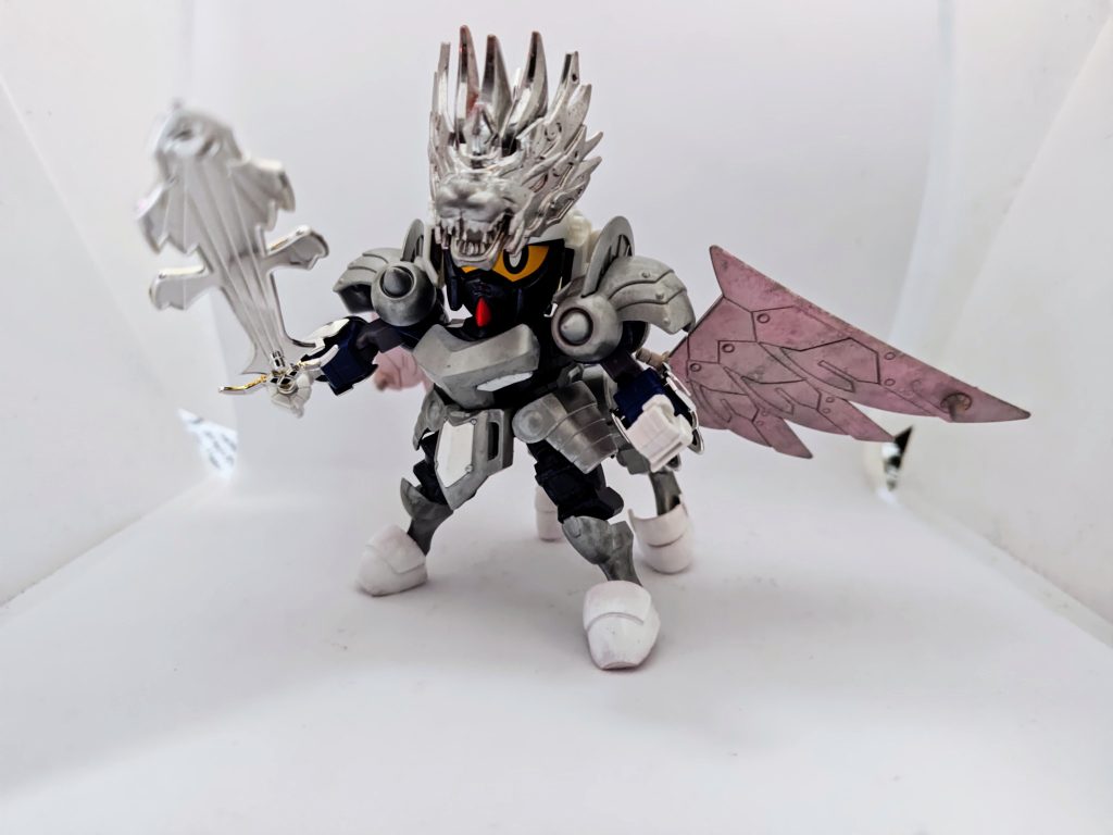 クリーチャーモード。騎士ガンダムのケンタウロス形態をそのまま流用。羽は後ろ脚の穴に接続。