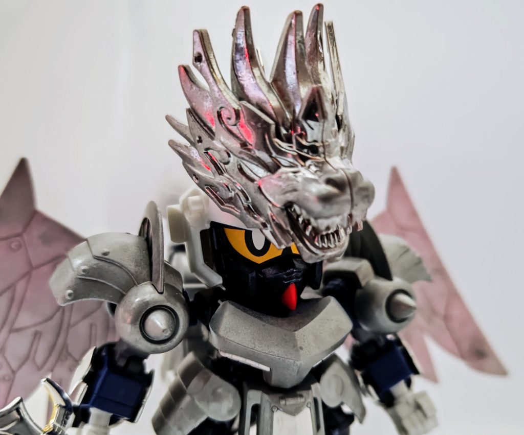 兜飾りは悟空インパルスから。重たいので、頭を垂れている状態となっております。