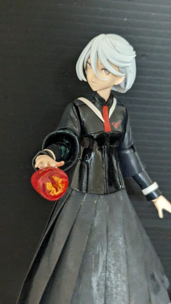 「そんなに知りたきゃ教えてやるよ、あたいはビー玉のお嬢！覚えときな！！！」ビュッ