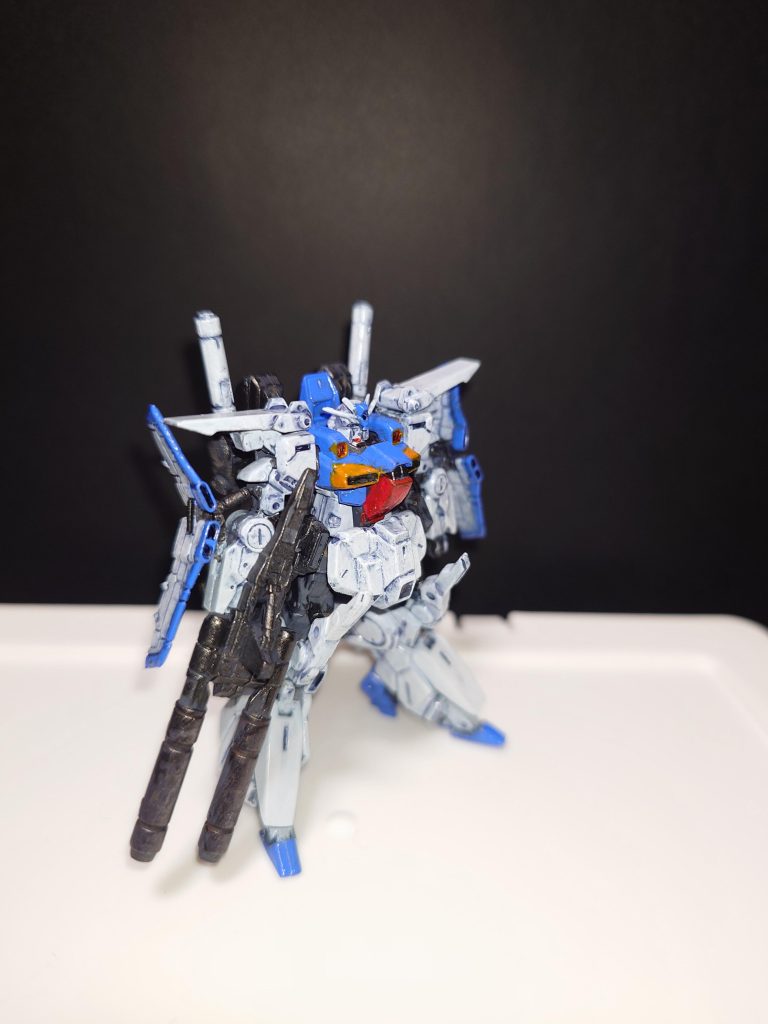 腕羽と足がプロトタイプっぽい感じです。