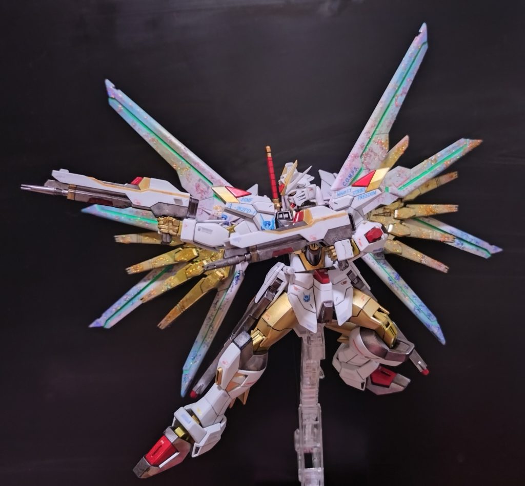 飾る機体やポージングによってちゃんと支柱が干渉しないように配置出来る