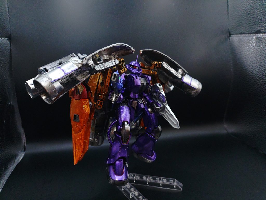 MS形態では各種ブースターが可動するため大気圏内でも高い移動性能があるが、空気抵抗を受ける形のため、燃費は悪く長時間は飛行出来ない。