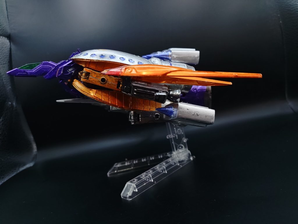 メインのブースターは全て後ろに向くため、瞬間速度が一番高い形態となっており、戦闘時には一撃離脱戦法をとる場合に使用する事もある。