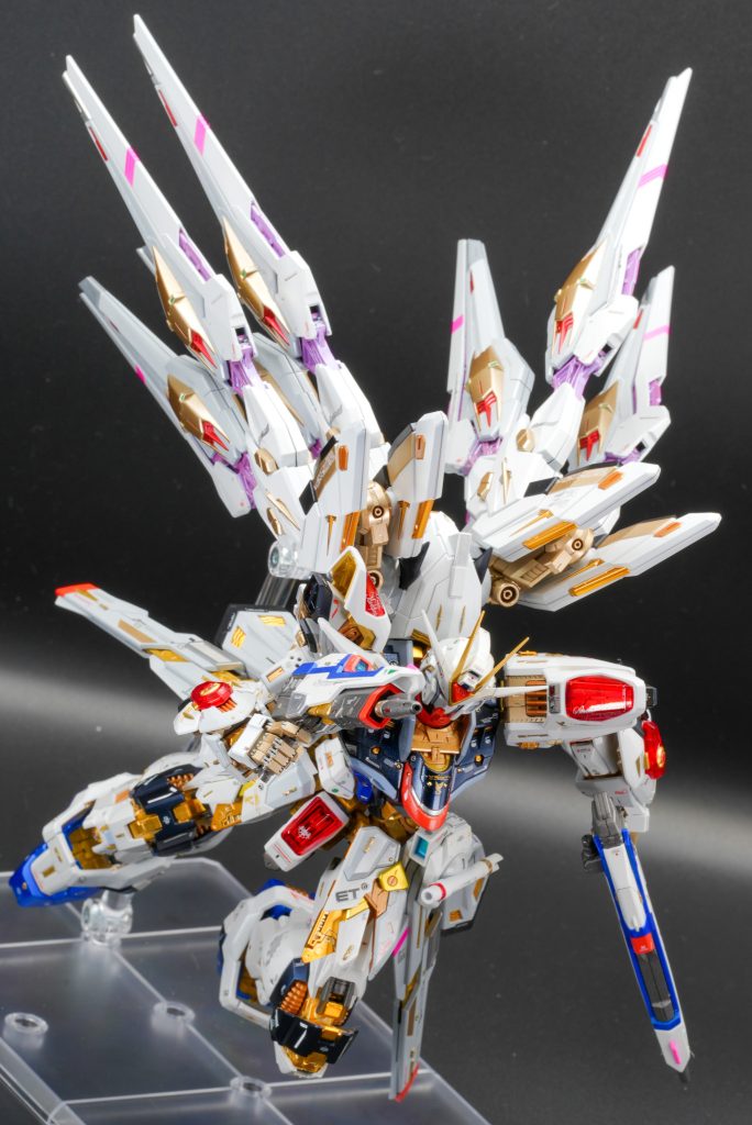 そしてこのキットですがよく可動します。ポロリも殆どしないので大胆なポージングが可能です。