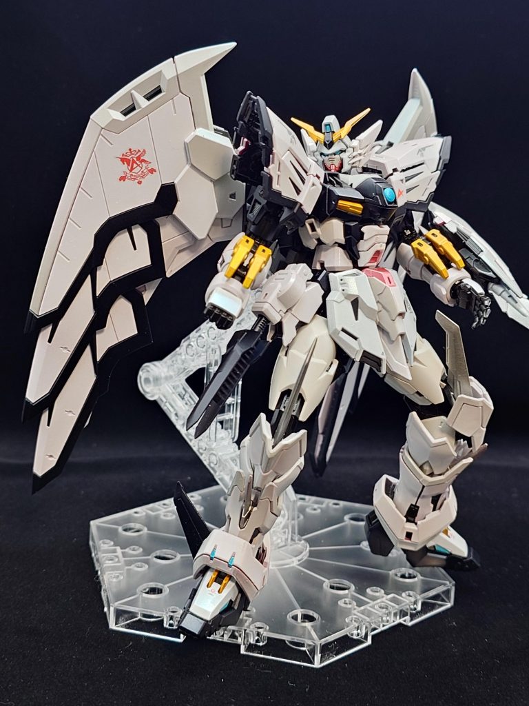 整備兵「アムロ大尉に届いた新型の機体です。」 アナハイム?から届いた新型ガンダム?