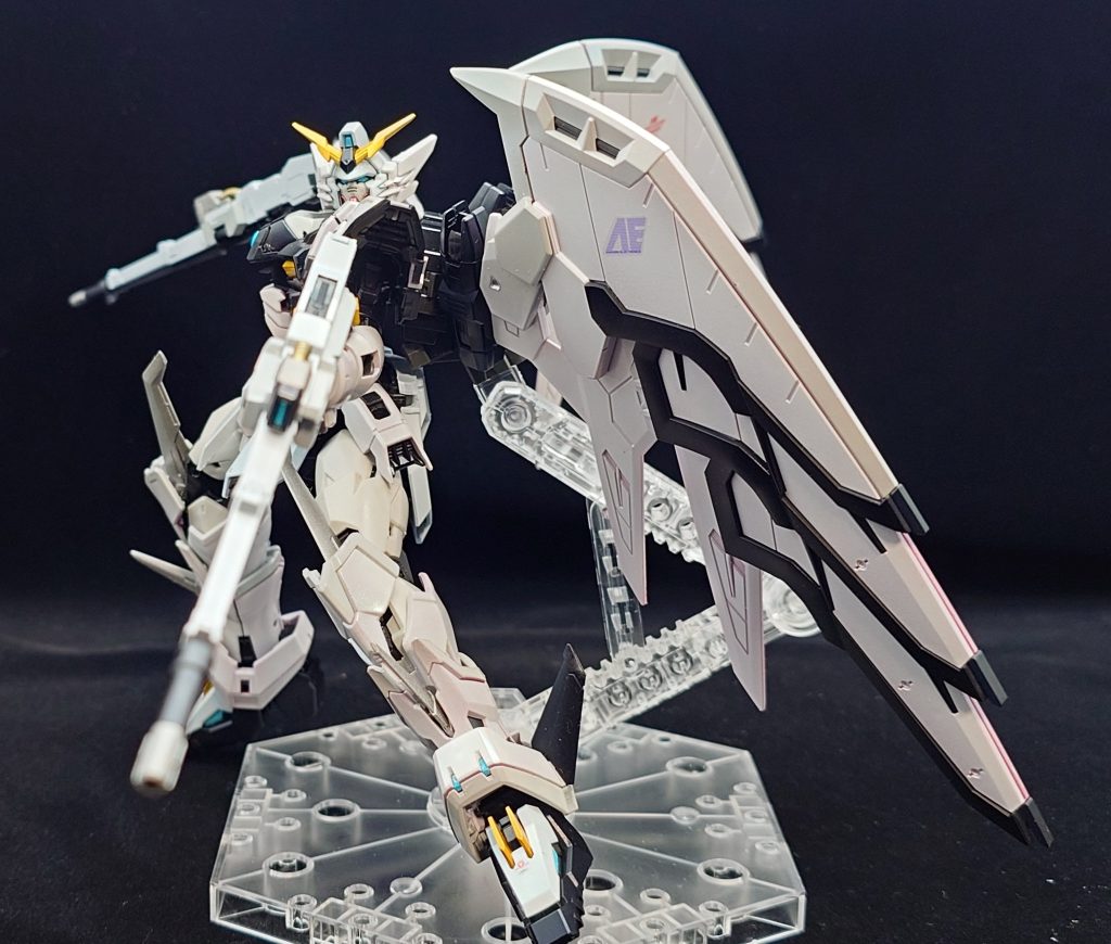 取り回しは少々悪そうだがアムロなら何だかんだで使いこなしそうなツインバスターライフル。