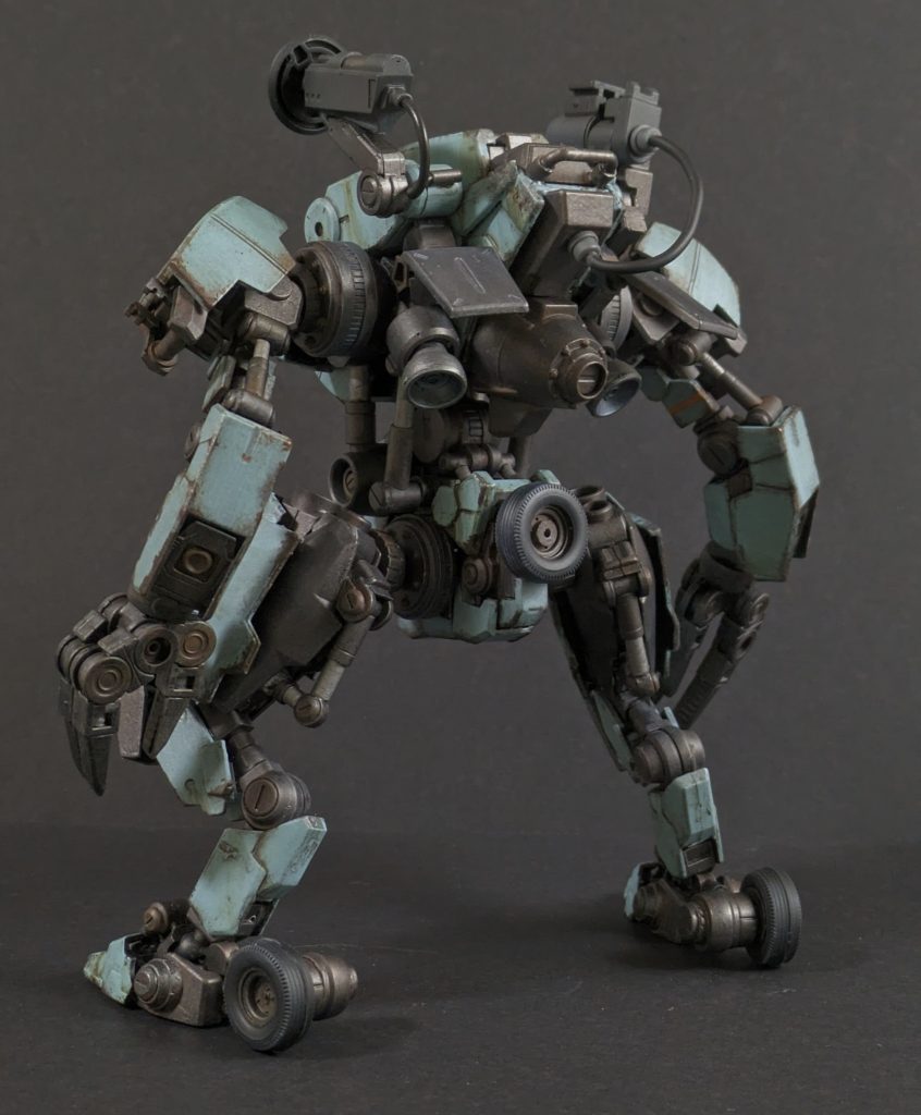 機体各部のシリンダーはほとんどをプラ棒で作成しました