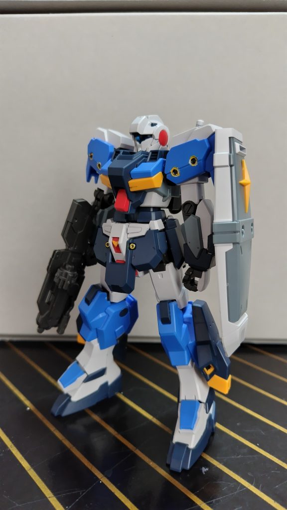 スタンダードアーマーになった状態ですガンダムの制式（？）な量産型になる予定だったみたいですが、コスト面に問題があったとか……💧‬また、ジムコマンドなどで慣れたエースですら振り回される性能だとか