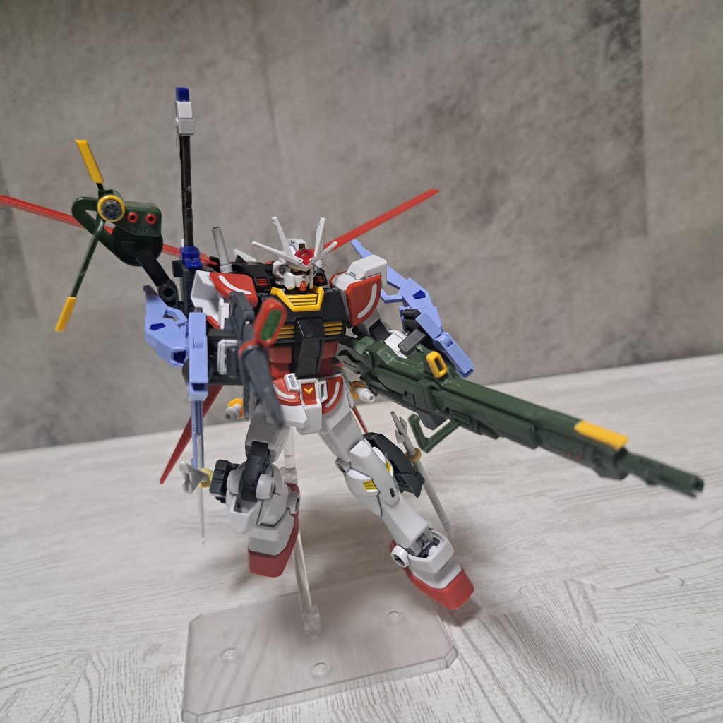 ビームライフル、コンボウェポン、アグニのフルバーストのポーズ。