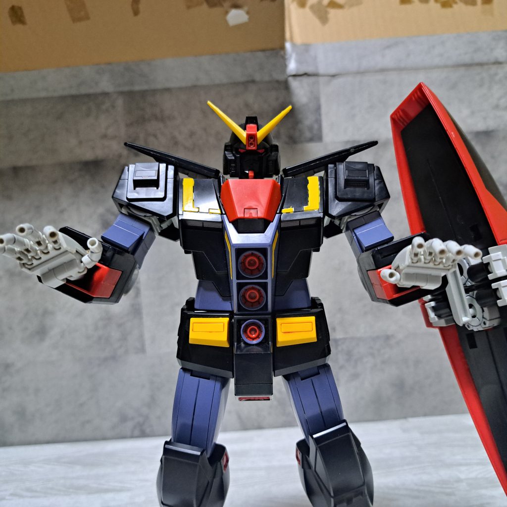 初めて見て以来、サイコガンダムの良さに目覚めHGUC版が出た時はめっちゃ喜んだ。シールの部分は塗装。