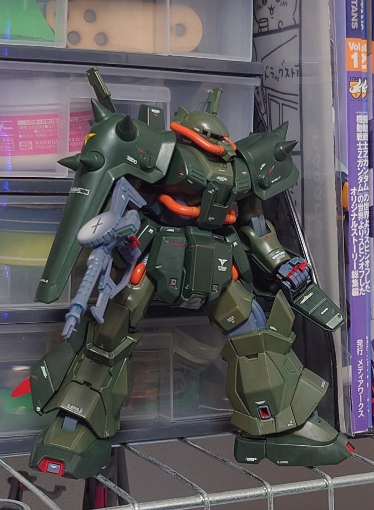 全体にデカール貼りました。レッドチップと白のデカールがグリーンベースの機体に映えたかなぁと思います🐢