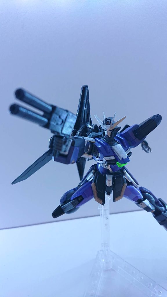 ブレイクガンナーバイラルコアシステムを武装として使用するためには専用の射撃武装であるブレイクガンナーが必要であり、これを介して様々な武装が使用可能になる。