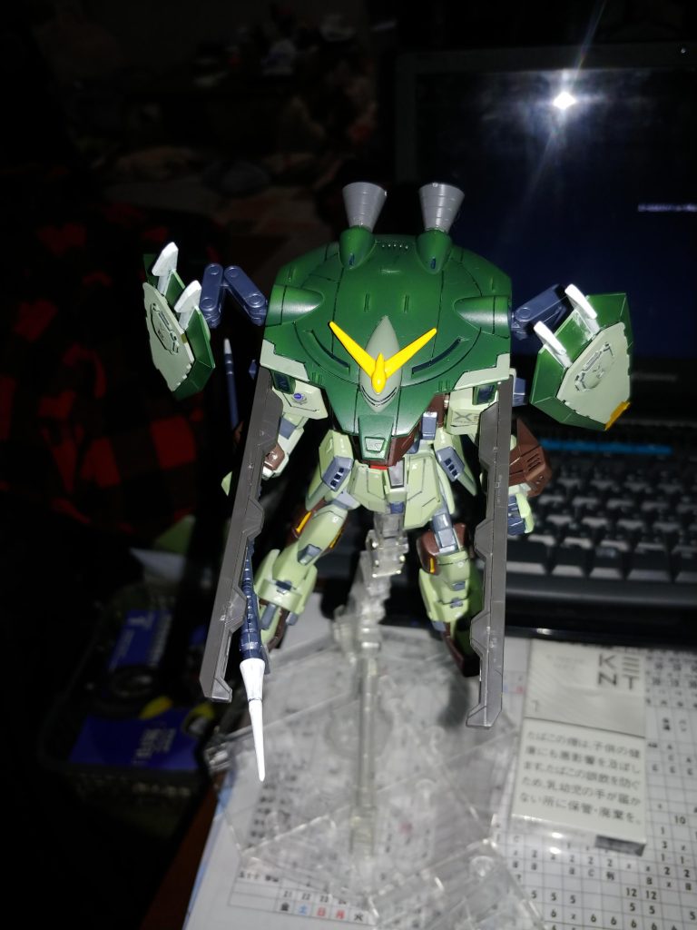 目玉装備のエクツァーンがガッツリ素組み状態と今更気付くも多分このまま終了失礼