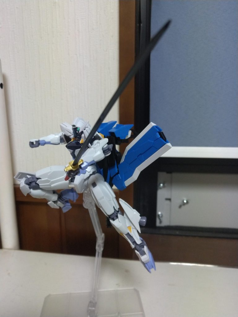 武装紹介ガンビット型太刀「ホシアマ」基本的には逆手で武装するが、順手で戦う事も多い。