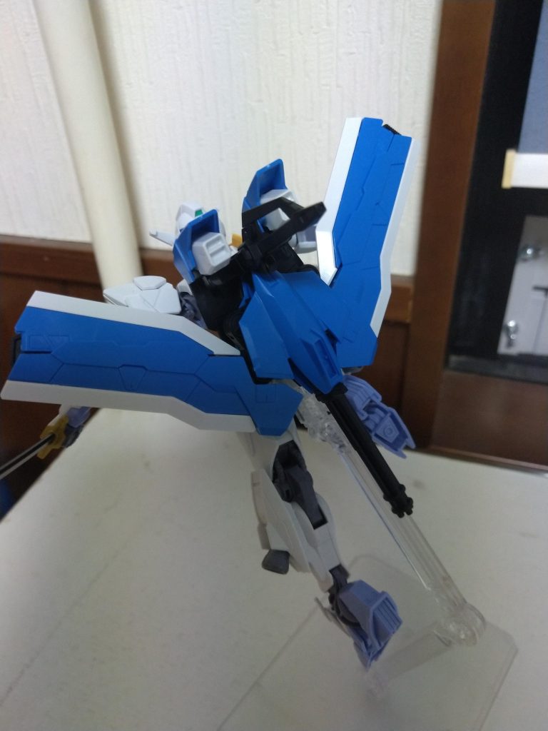 多目的運用武装「アマノホシ」その名の通り、マルチで運用できる装備です。こちらはデフォルトの「フライトモード」