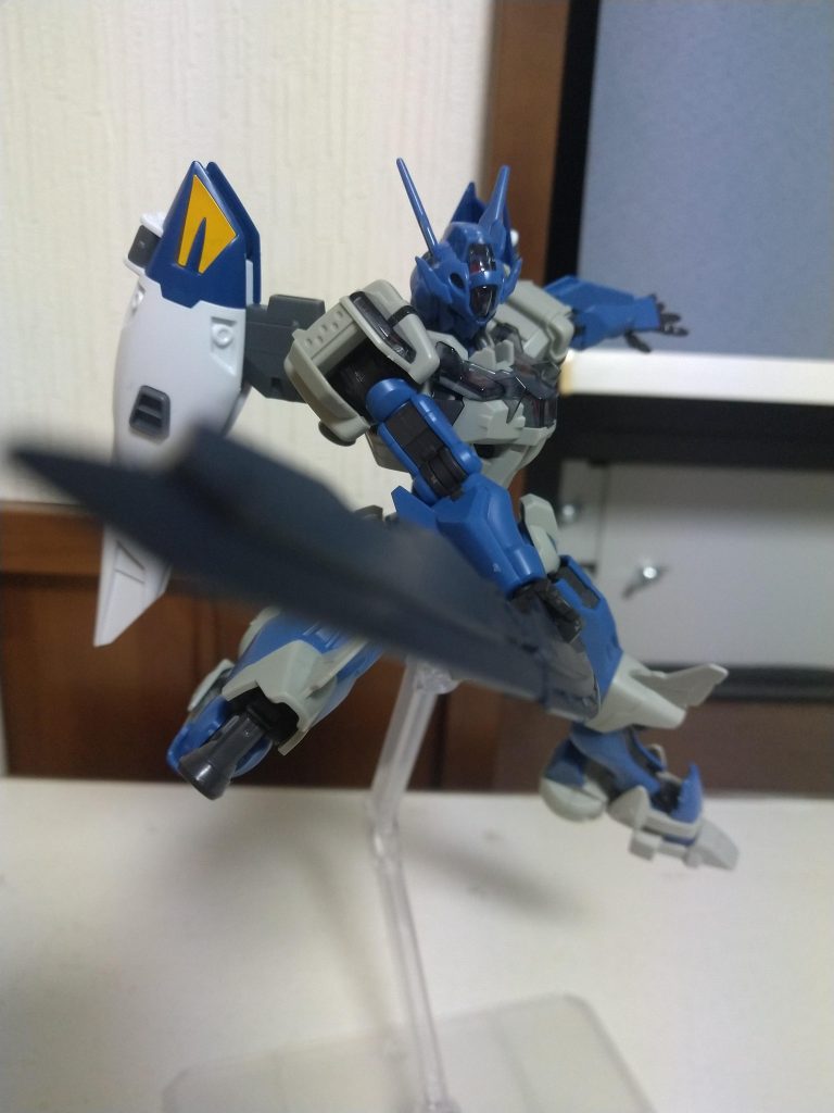 アークバスターブレード本機の主兵装。シェルユニットの状況に応じ、攻撃法が変わる。