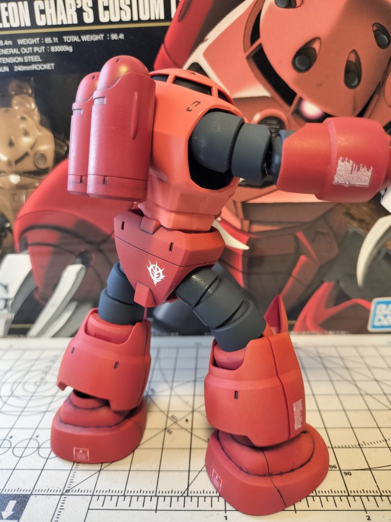 前回のジム同様にガンダムマーカー塗装後にトップコートはNGのようですね…同じ失敗を繰り返してしまいました😅