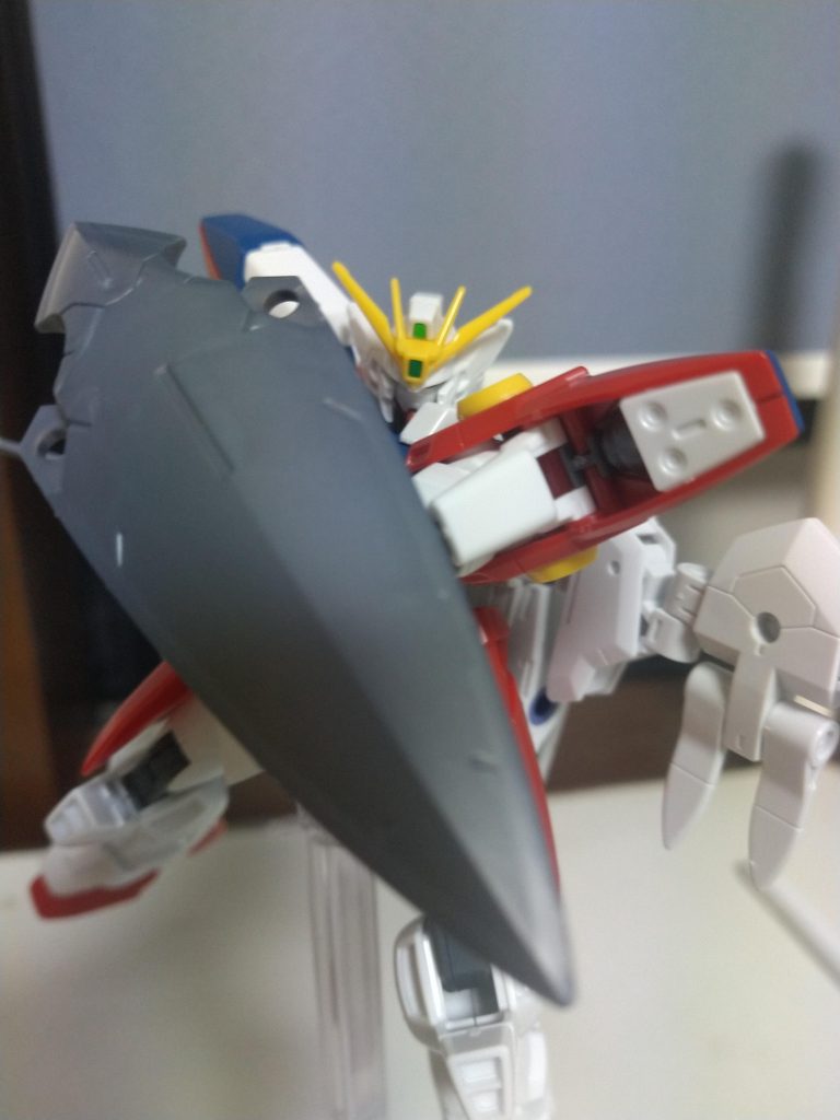 リバースマジカルシールド本機の防御型武装。属性魔法も封じる力を誇る。