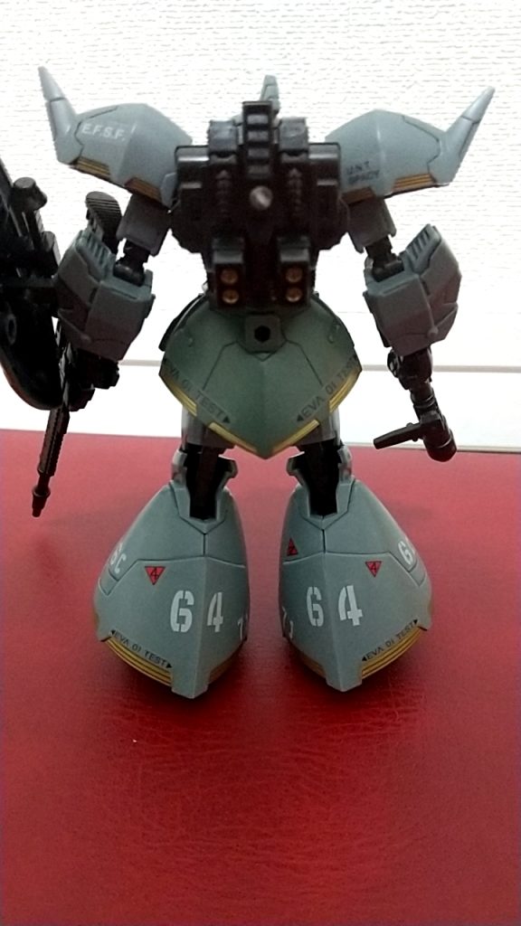 ディテールが細かいのでスミ入れを重点的に行いました。武装も1部ジャンクから持ってきていい感じに仕上げました。