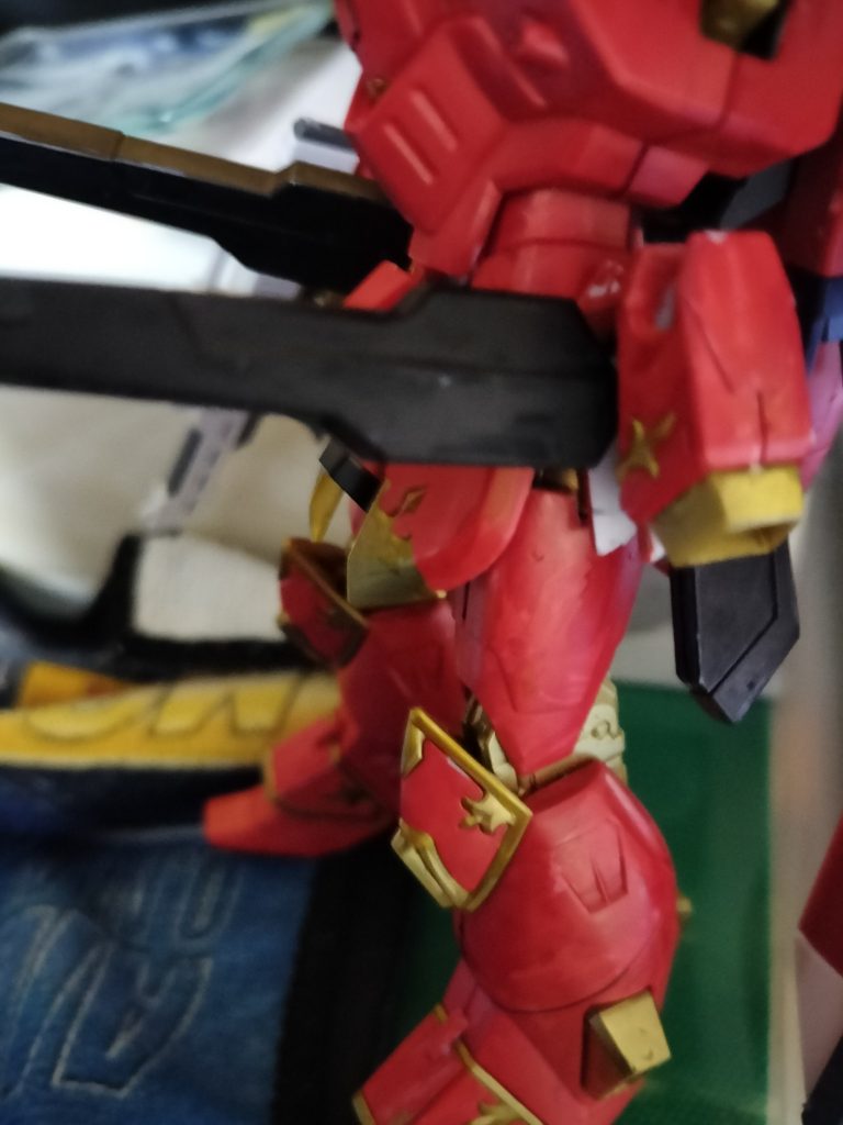 腰はストフリパーツを流用