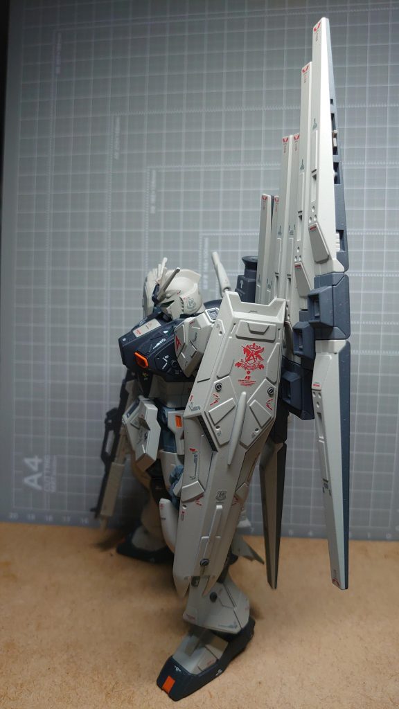 νガンダム 試験型–3枚目/制作者：ガケフチ