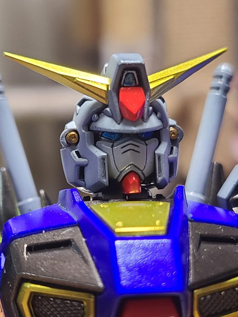 目が影になりやすい形状顔面は普通のガンダム顔