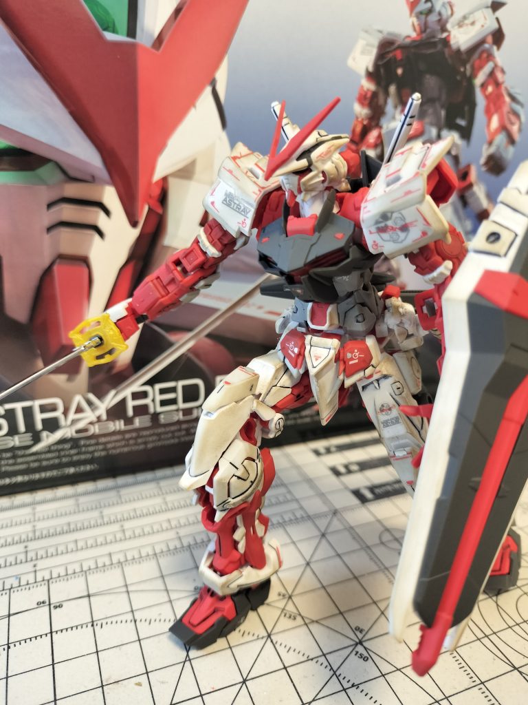 さすがのRGキットで、可動域は広く、パーツもポロポロしないので、ポーズ変更がとてもしやすい！