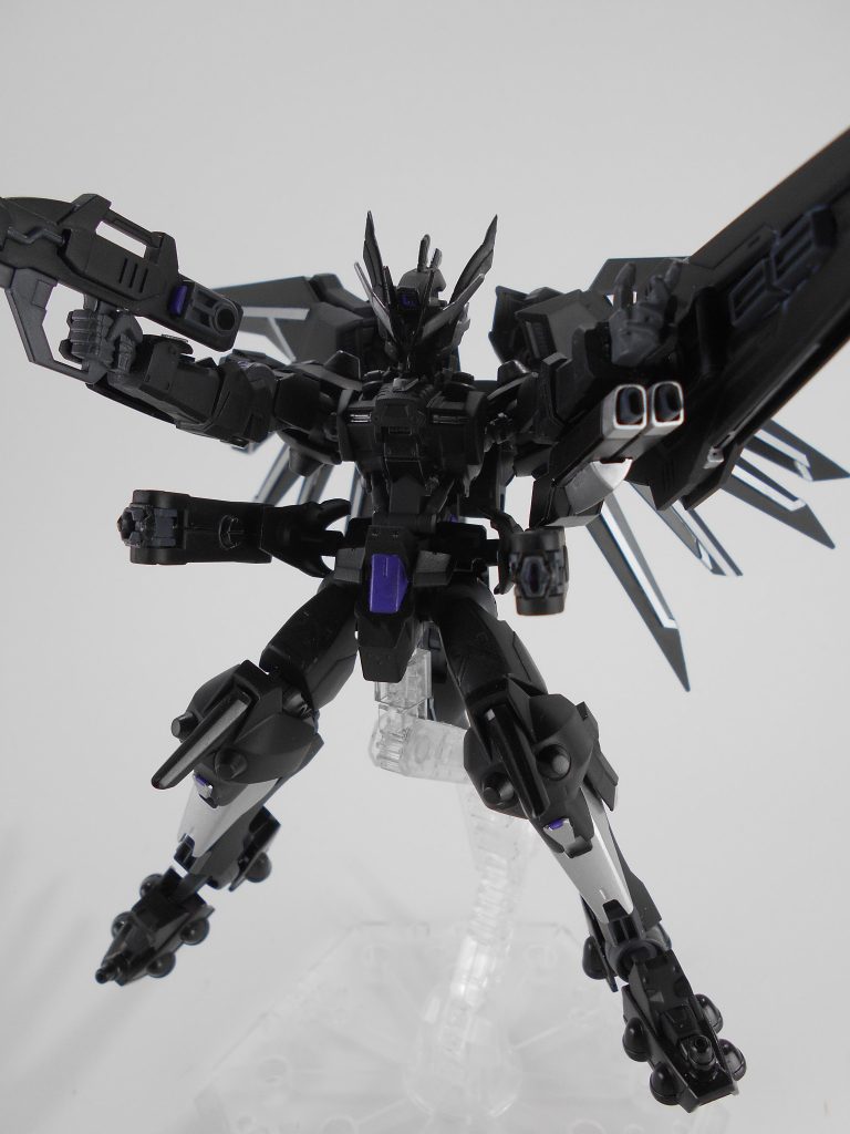 ビームディフュージョン、「オリミラフ」。腰部に追加したビーム兵器で主に拡散ビームとして使用可能です。「オリミラフ」はギリシャ語で「闇雲」のアナグラムです。