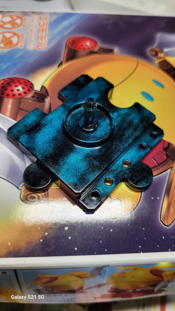 台座は、ウエットティッシュで宇宙～っ！