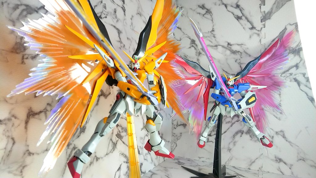 同色にした事によって、ちょっとインパクトに欠けますが個人的には好きです。