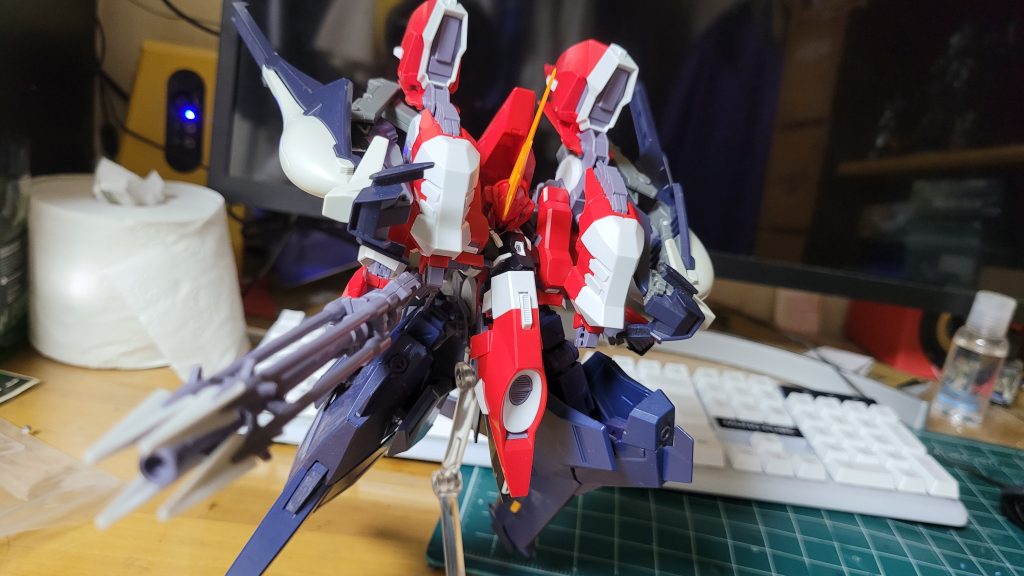 メイン武装としてアクアハンブラビIIに同梱されていたフェダインライフルを使用します。