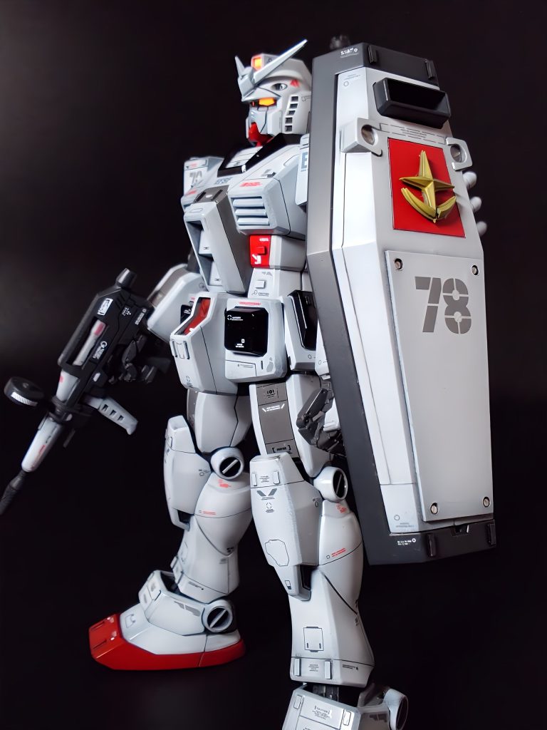 シールドの連邦軍ロゴも３Ｄプリンター製。