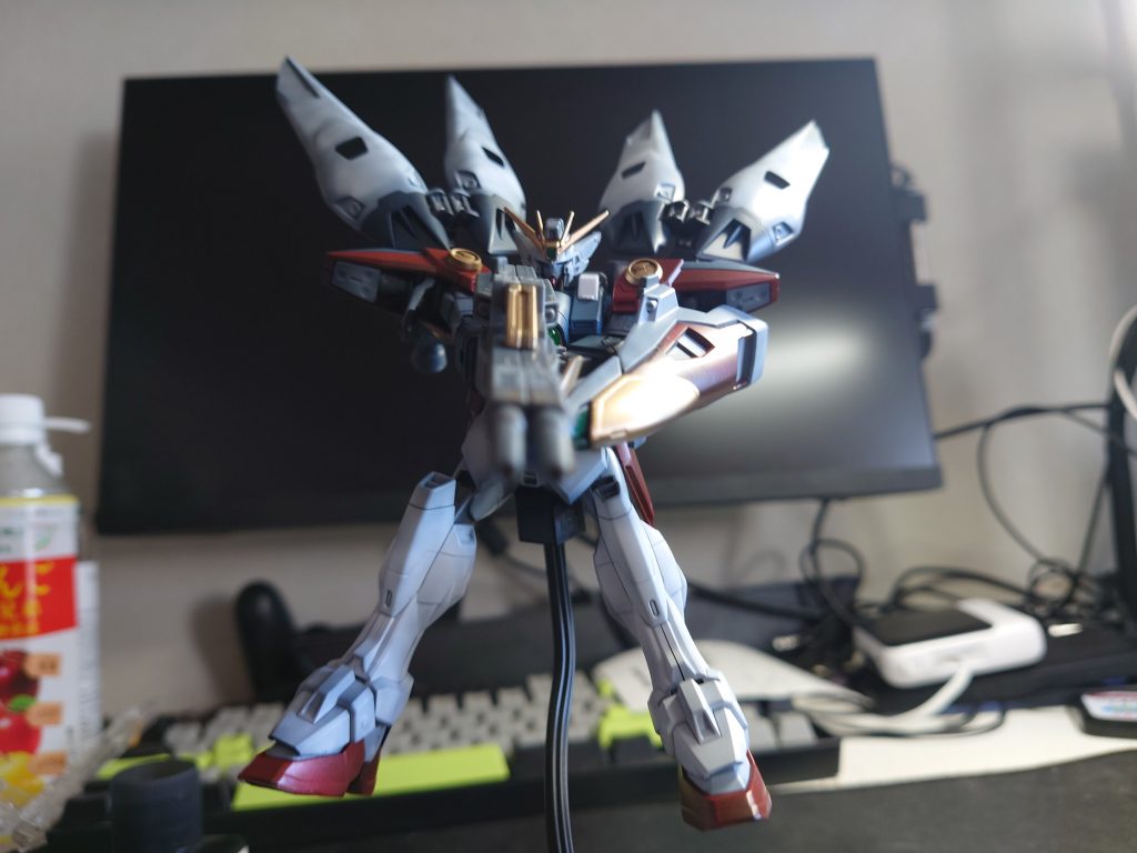 両手で持てないのが少し残念です。RGでは期待……