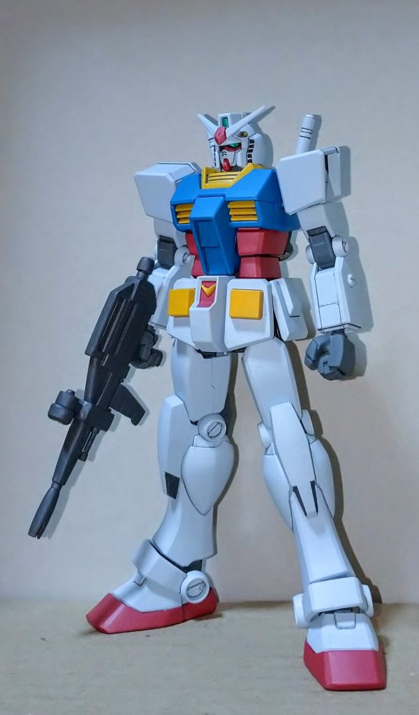 キットは素晴らしい出来で可動、色分け共に最高です。そして何より安い‼️見た目は自分の好みに比べるとスタイリッシュ寄りですが充分カッコイイです。