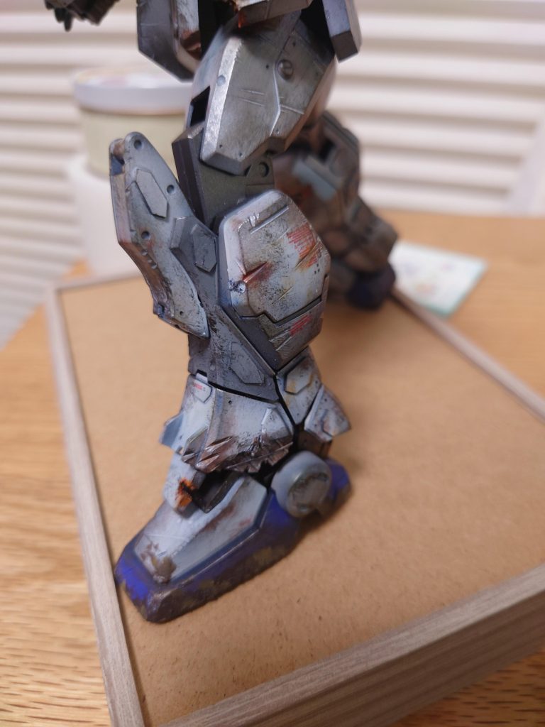 プラ板にて装甲の剥がれを表現