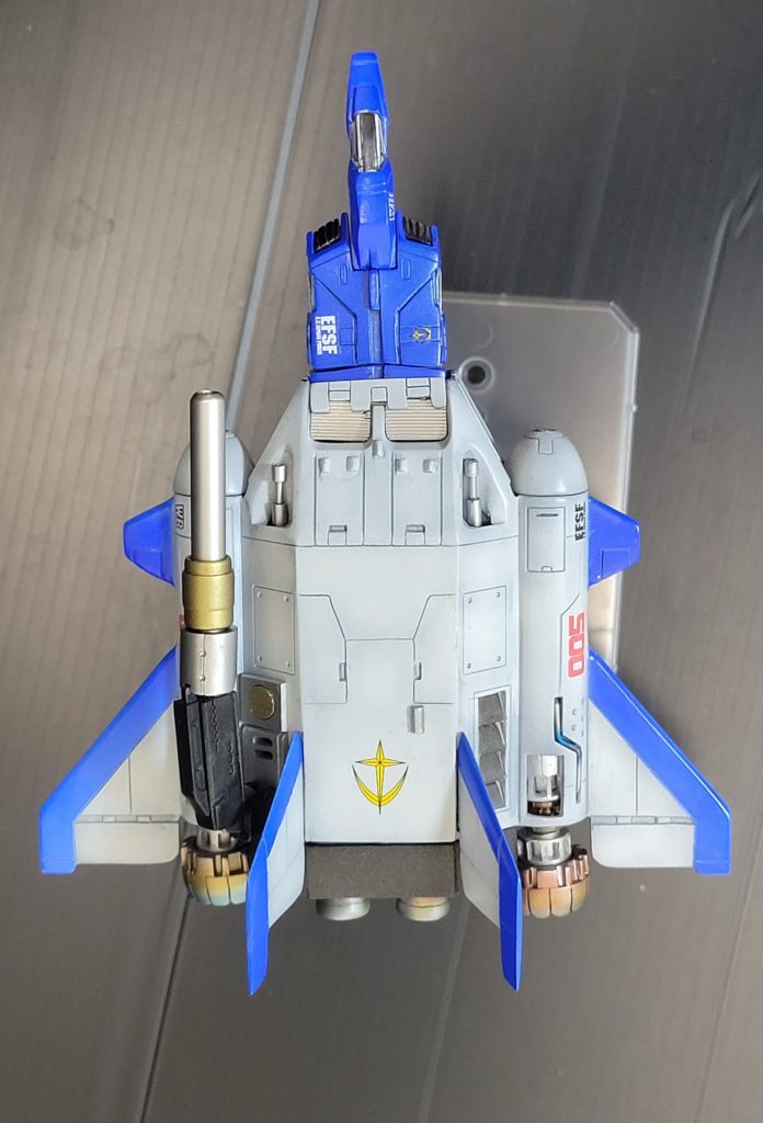 上面が広いのでついゴテゴテと派手にスジボリしそうになりましたが、あっさりと控えめにしました😸