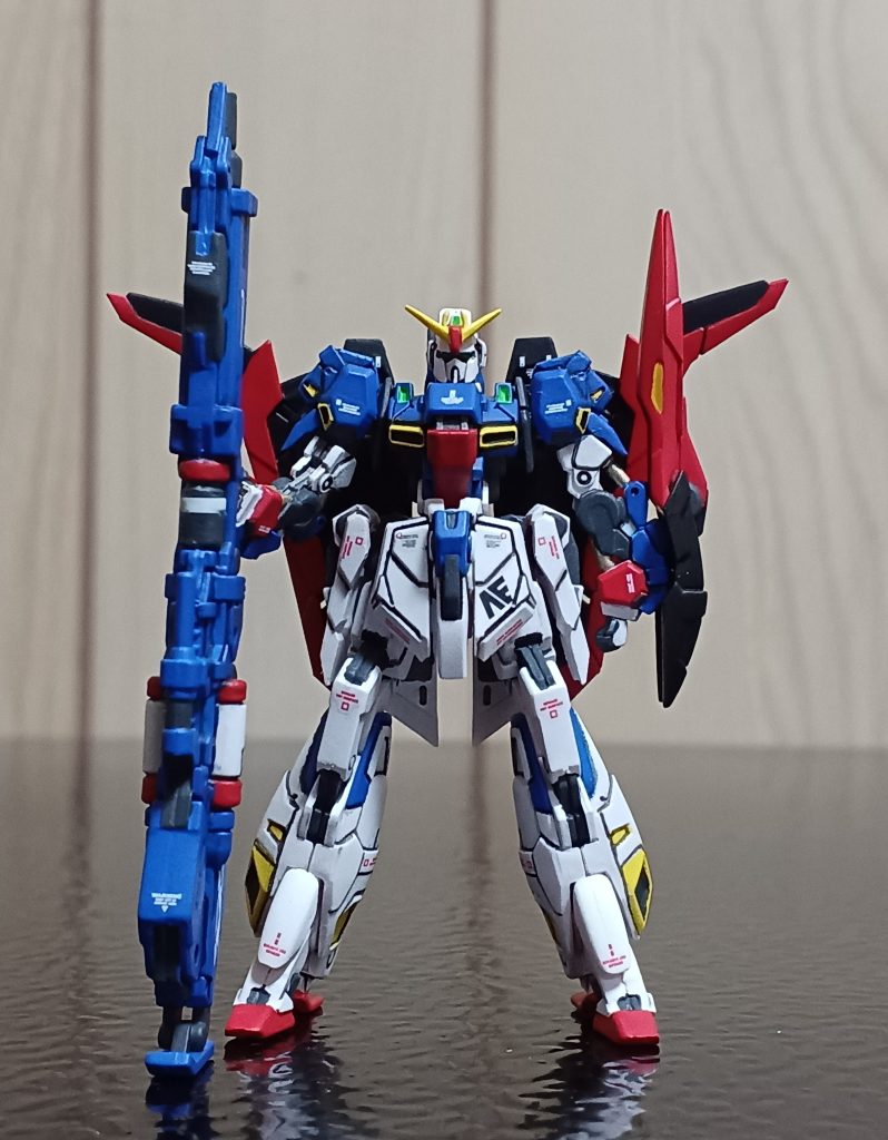 正面のショット。本体はスマートですが、ハイメガが豪快でバランスがいいですね！