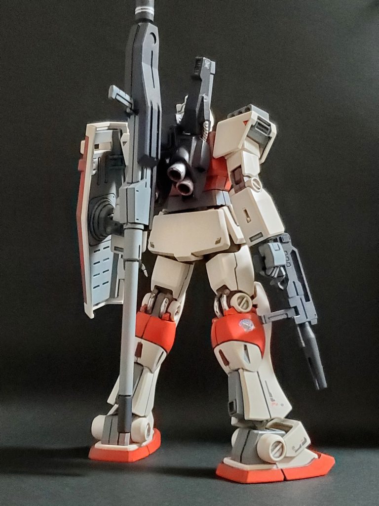 Rear View~✴️余剰パーツの肩アーマーやふくらはぎの足首パーツを使用して今回の機体を製作したので、この利点を活かし試作機とノーマル機のコンパチブルキットに仕立て上げました🙇🎵ノーマル機との差違は後ろ姿の方がよく出ていると思います😌✨