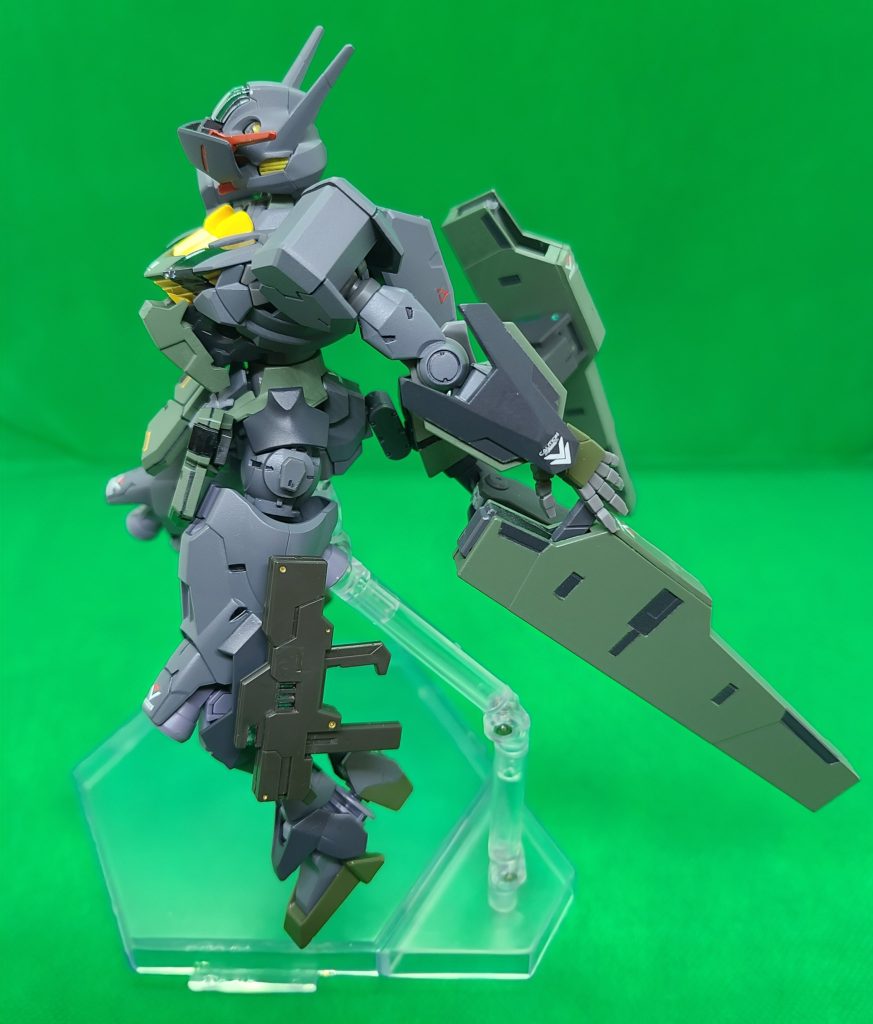 「ガンホルスター」腰部に配置された内部にビームライフルを収納しているシールドホルスター。